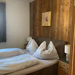 Schnitzhof 3*