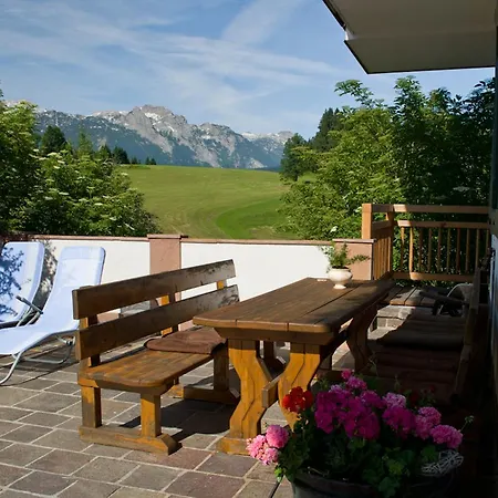 Schnitzhof Guest house 3*