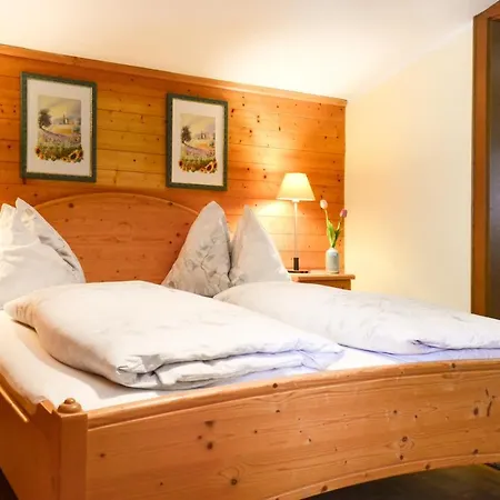 Guest house Schnitzhof 3*